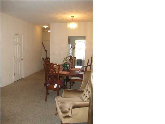139 Pineshadow Dr, Goose Creek, SC 29445