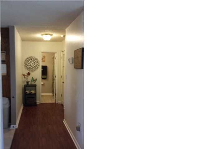 7662 Valleyview Cir, North Charleston, SC 29418