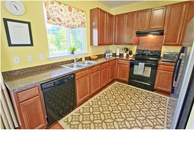 8878 Arbor Glen Dr, North Charleston, SC 29420