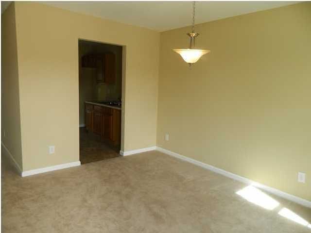 7859 Park Gate Dr, North Charleston, SC 29418