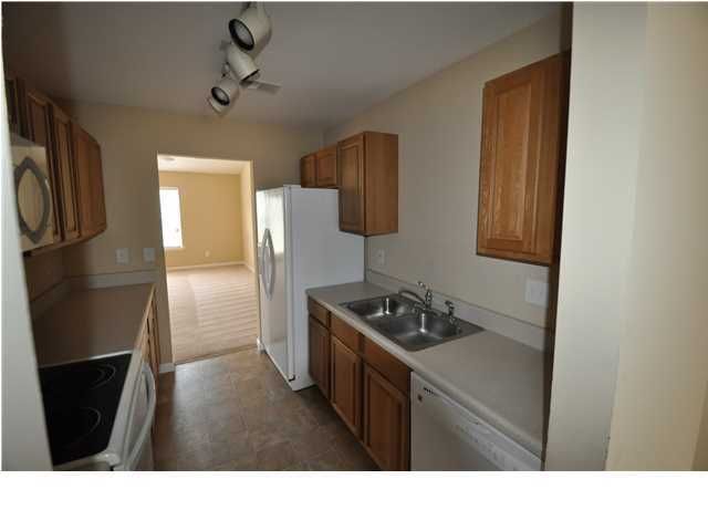 7859 Park Gate Dr, North Charleston, SC 29418