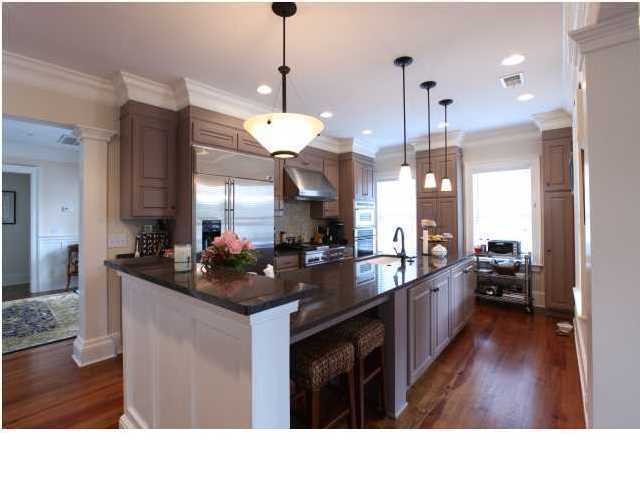 17 Faye Ln, Mount Pleasant, SC 29464