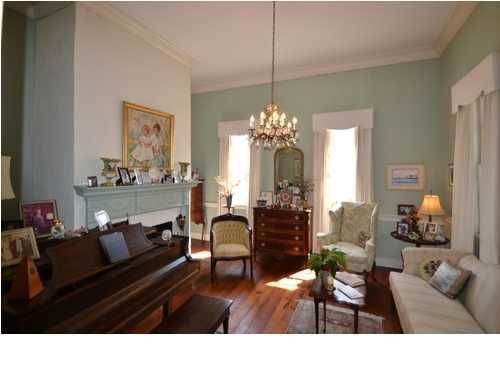 3 Wall St, Charleston, SC 29401