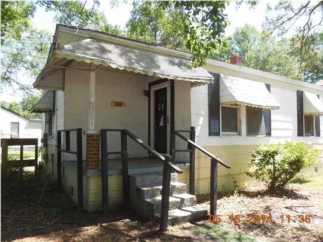 2201 Suffolk Dr, North Charleston, SC 29405