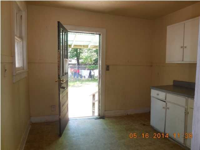 2201 Suffolk Dr, North Charleston, SC 29405