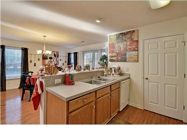 9024 Maple Grove Dr, Summerville, SC 29485