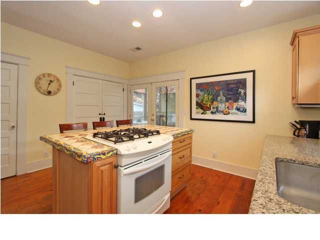 72 Maple St, Charleston, SC 29403