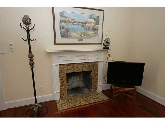 39 Darlington Ave, Charleston, SC 29403