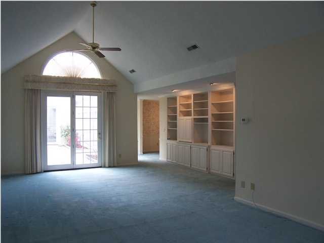 9102 Lafayette Ct, North Charleston, SC 29406