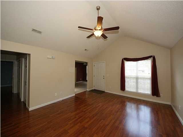 104 Trickle Dr, Summerville, SC 29483