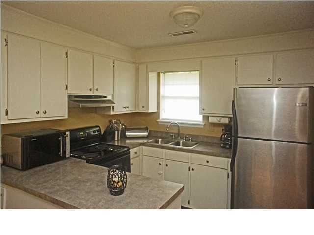 1009 T J Ln, Summerville, SC 29483