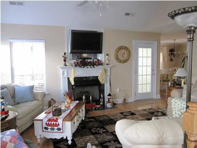 652 Fair Spring Dr, Charleston, SC 29414