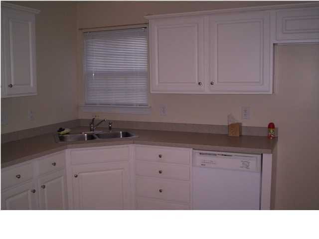 9109 Woodcreek Ct, North Charleston, SC 29406