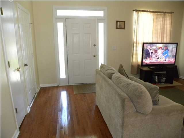 1209 Songbird Ct, Hanahan, SC 29410