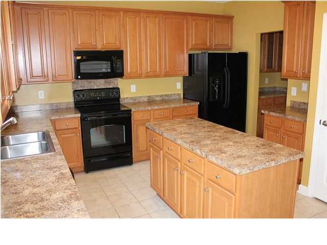 559 Pleasant Side Dr, Moncks Corner, SC 29461