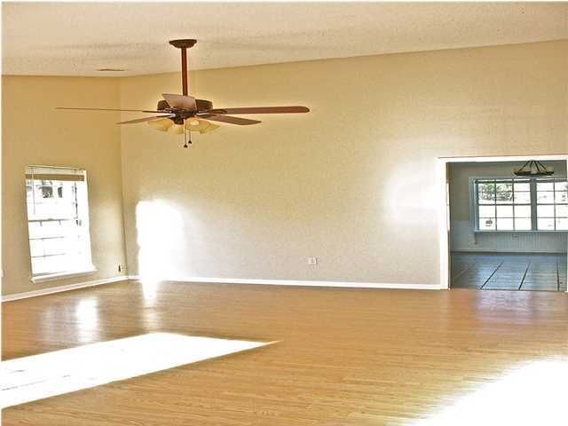 489 Courtland Dr, Summerville, SC 29483