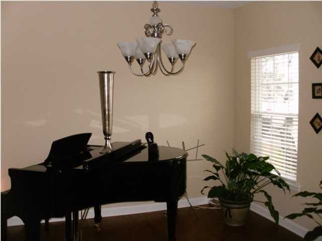 212 Maywood Dr, Moncks Corner, SC 29461