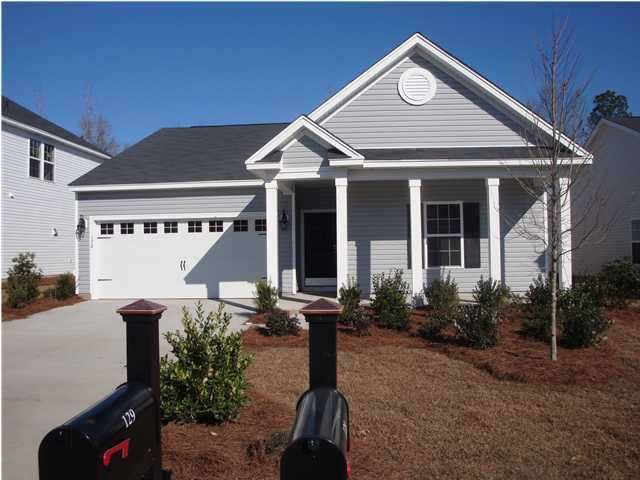 128 Maywood Dr, Moncks Corner, SC 29461