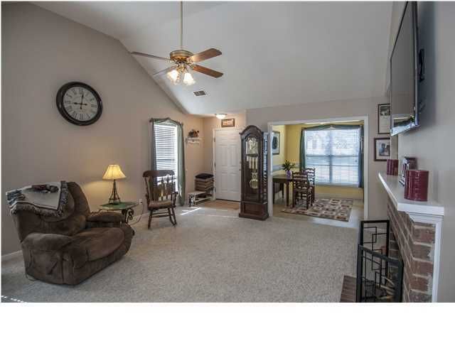 101 E Hartwick Ln, Goose Creek, SC 29445