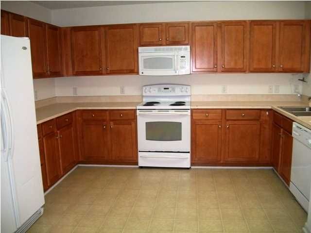 302 Bradley Bend Dr, Moncks Corner, SC 29461
