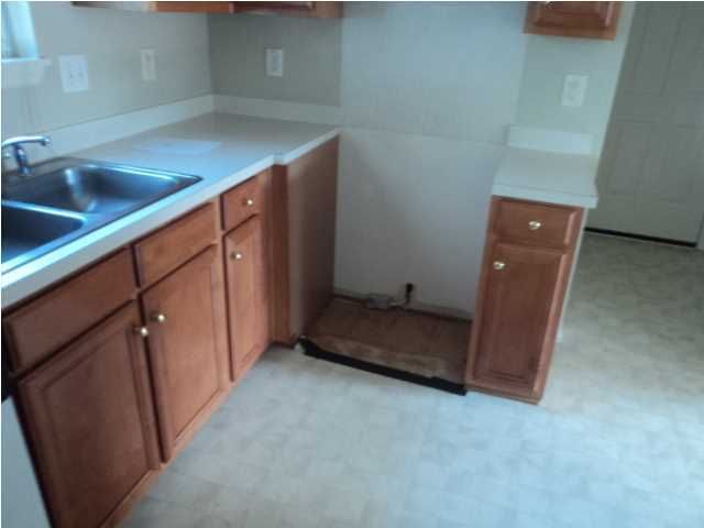 451 Courtland Dr, Summerville, SC 29483