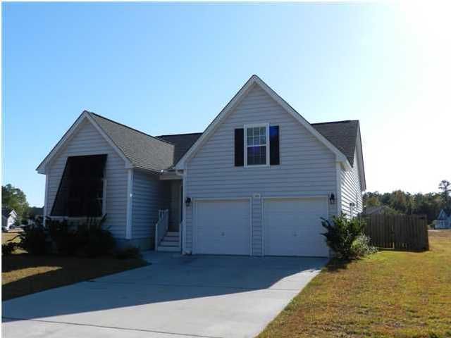 418 Sablewood Dr, Huger, SC 29450