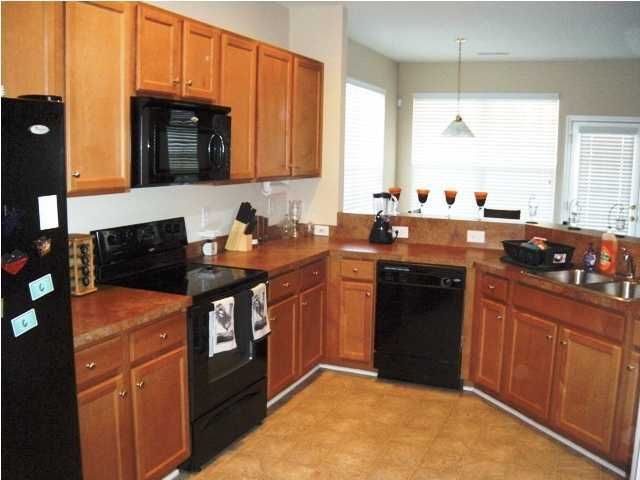 2411 Thoreau St, North Charleston, SC 29406