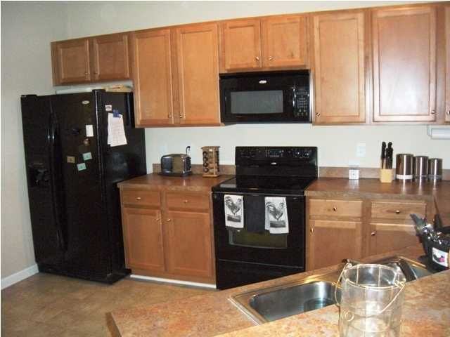 2411 Thoreau St, North Charleston, SC 29406