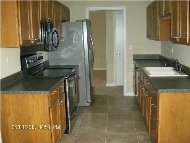 140 Underbrush Ct, Moncks Corner, SC 29461