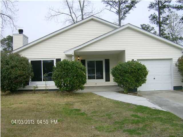 140 Underbrush Ct, Moncks Corner, SC 29461
