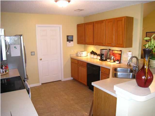 303 Springdale Ct, Summerville, SC 29483