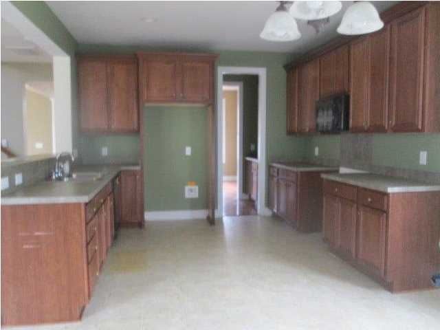 1079 Moss Grove Dr, Moncks Corner, SC 29461