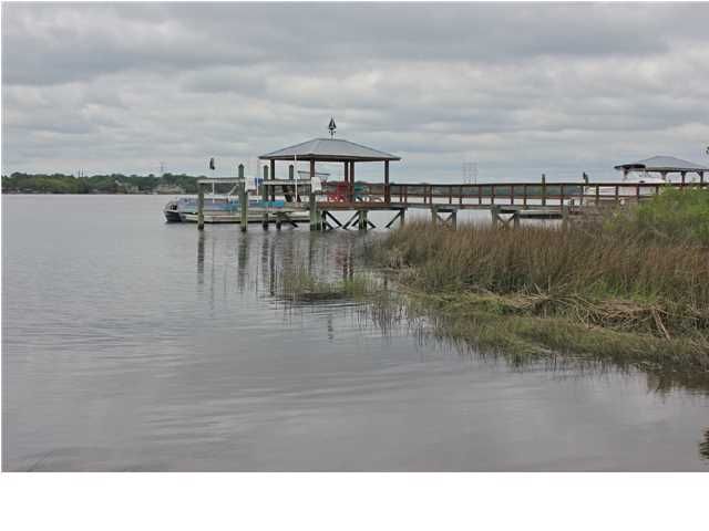 4526 Paramount Dr, North Charleston, SC 29405
