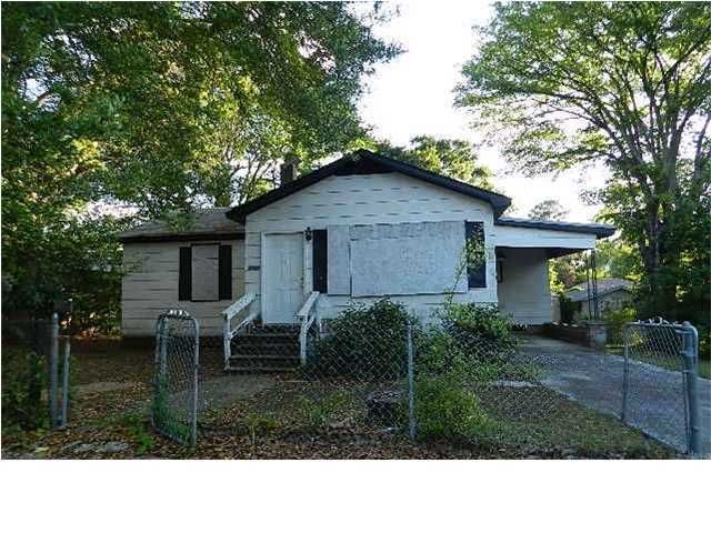 2721 Constitution Ave, Charleston, SC 29405