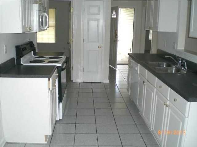 120 Cambridge Rd, Summerville, SC 29483