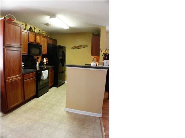 8788 Red Oak Dr, North Charleston, SC 29406