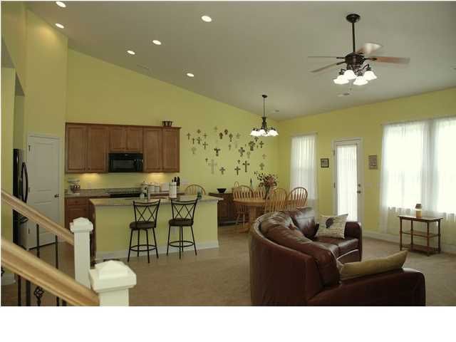 1842 Chickasaw Dr, Charleston, SC 29414