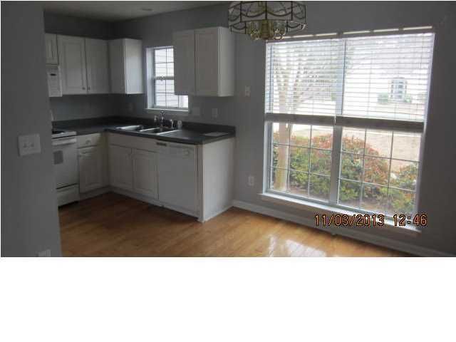 140 Hearthstone Cir, Goose Creek, SC 29445