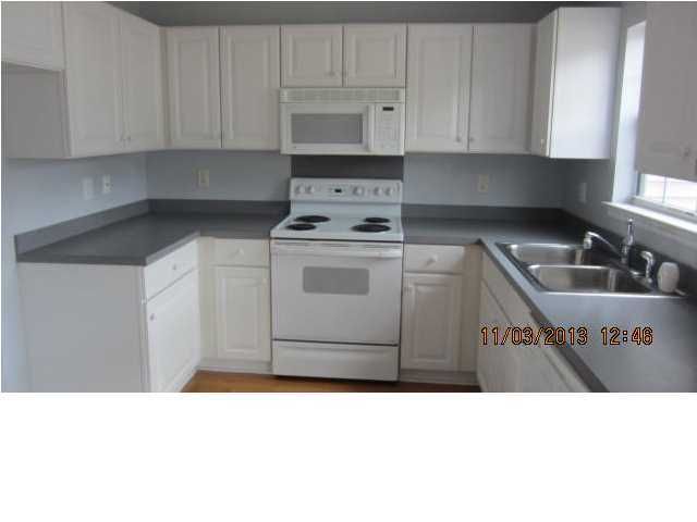 140 Hearthstone Cir, Goose Creek, SC 29445