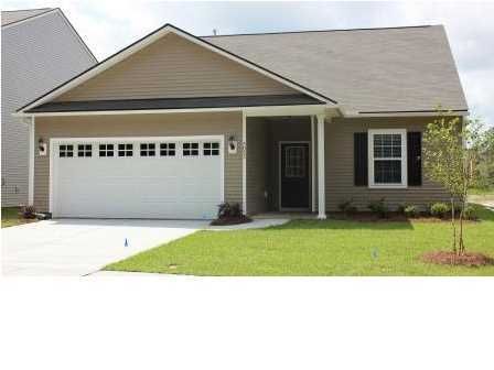 3033 Memorial Dr, Charleston, SC 29414