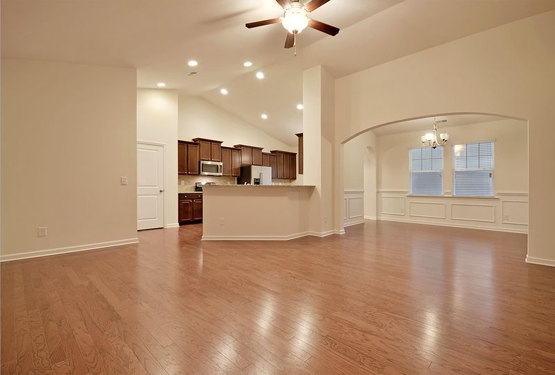 1148 Moss Grove Dr, Moncks Corner, SC 29461