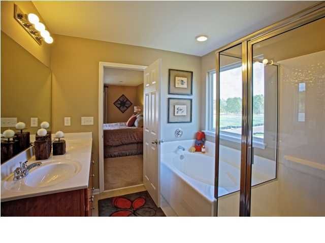 195 Meadow Wood Rd, Summerville, SC 29483