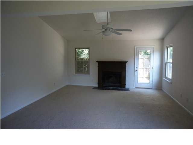 2046 Pinecone Ct, Mount Pleasant, SC 29466