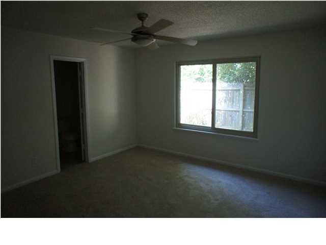 2046 Pinecone Ct, Mount Pleasant, SC 29466
