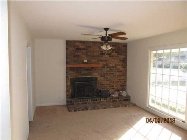 1218 Pine Ct, Hanahan, SC 29410