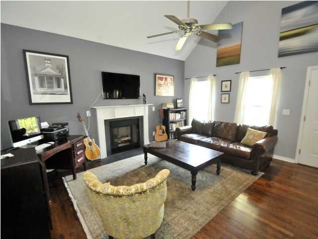 302 Magnolia Rd, Charleston, SC 29407