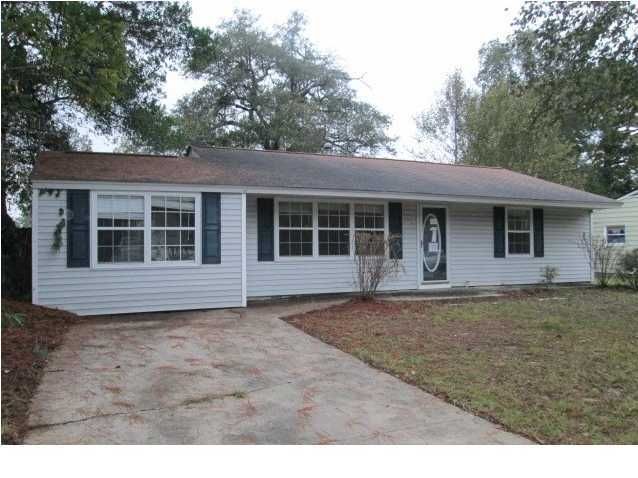 1218 Hawthorne Cir, North Charleston, SC 29410