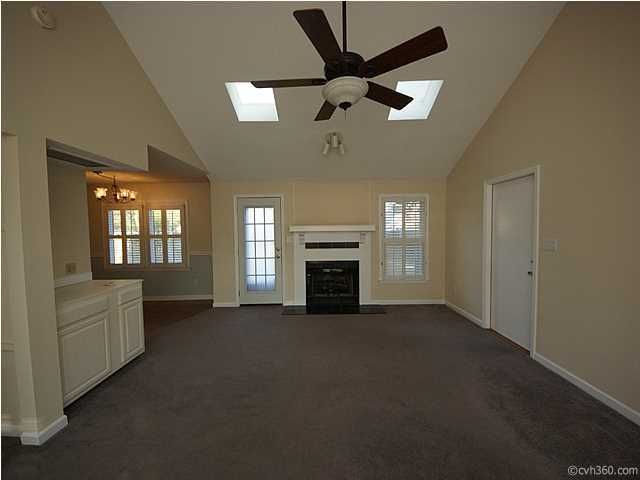 100 Mako Ln, Summerville, SC 29485