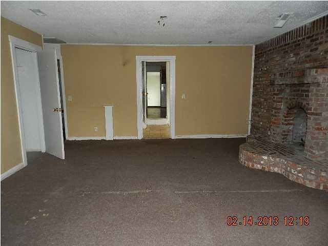 2345 Elegans Dr, North Charleston, SC 29405