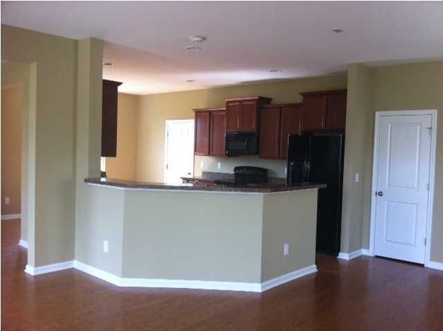 7682 Kinston St, North Charleston, SC 29418